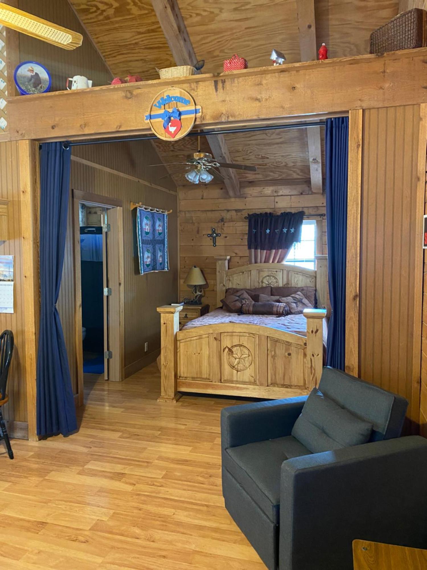 A Peace Of Heaven Cabins And Rv Vanderpool Eksteriør bilde