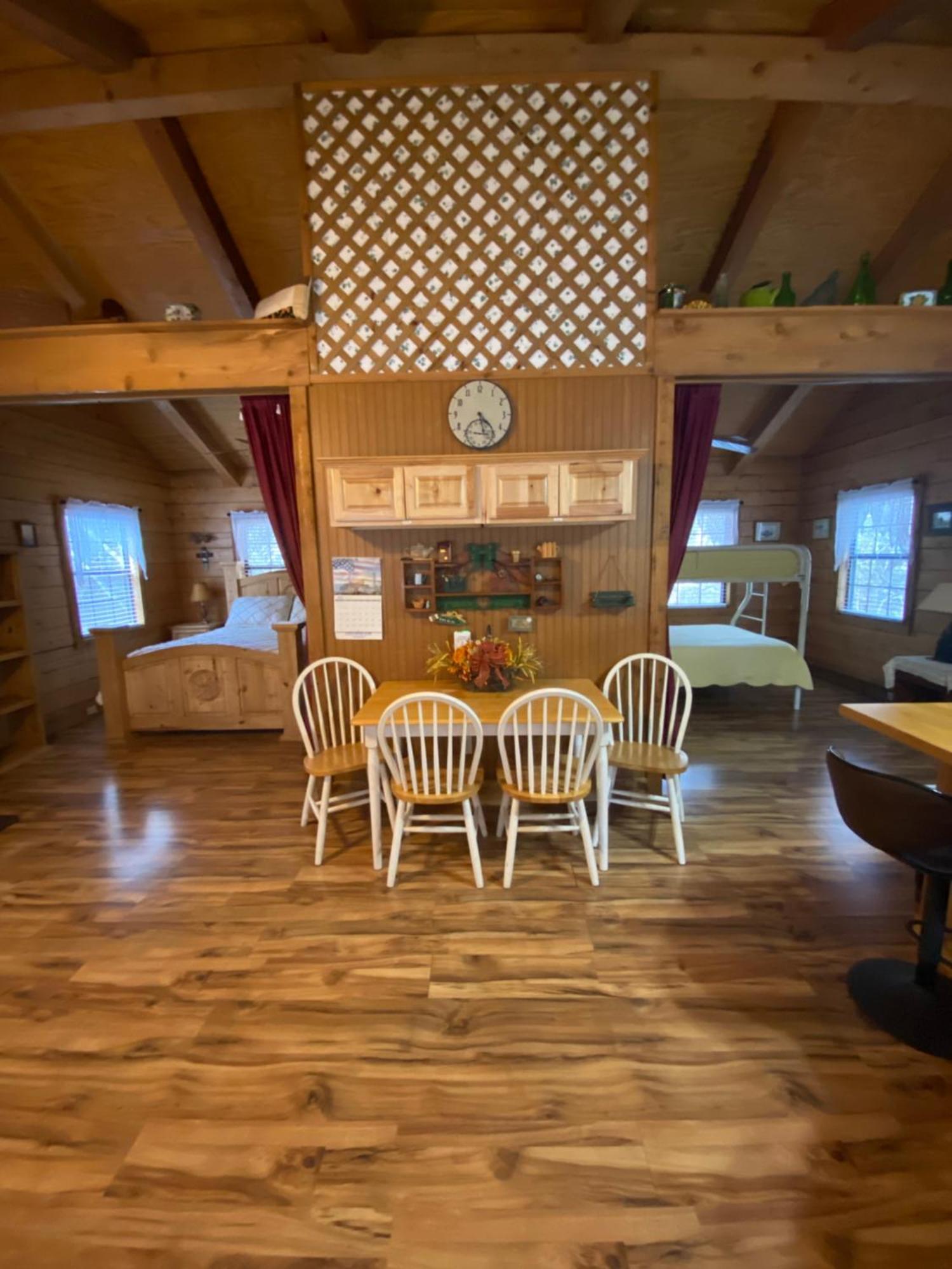 A Peace Of Heaven Cabins And Rv Vanderpool Eksteriør bilde